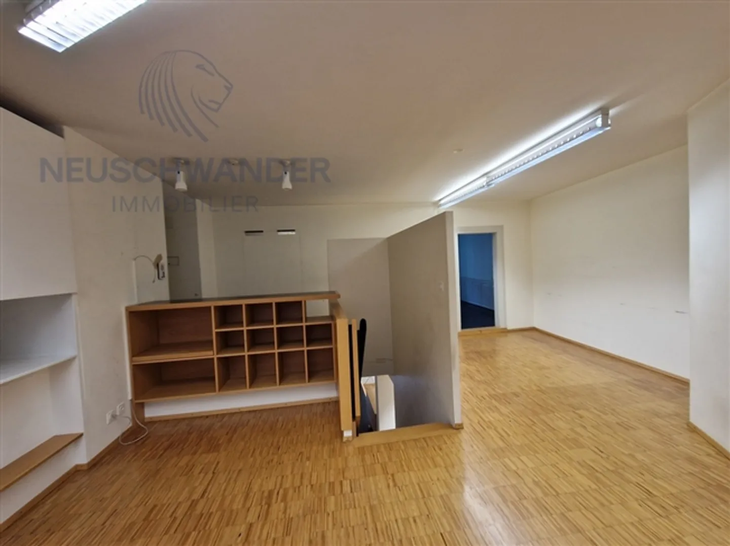 Duplex Commercial Space of 105.45 m² - Photo 3 of 5