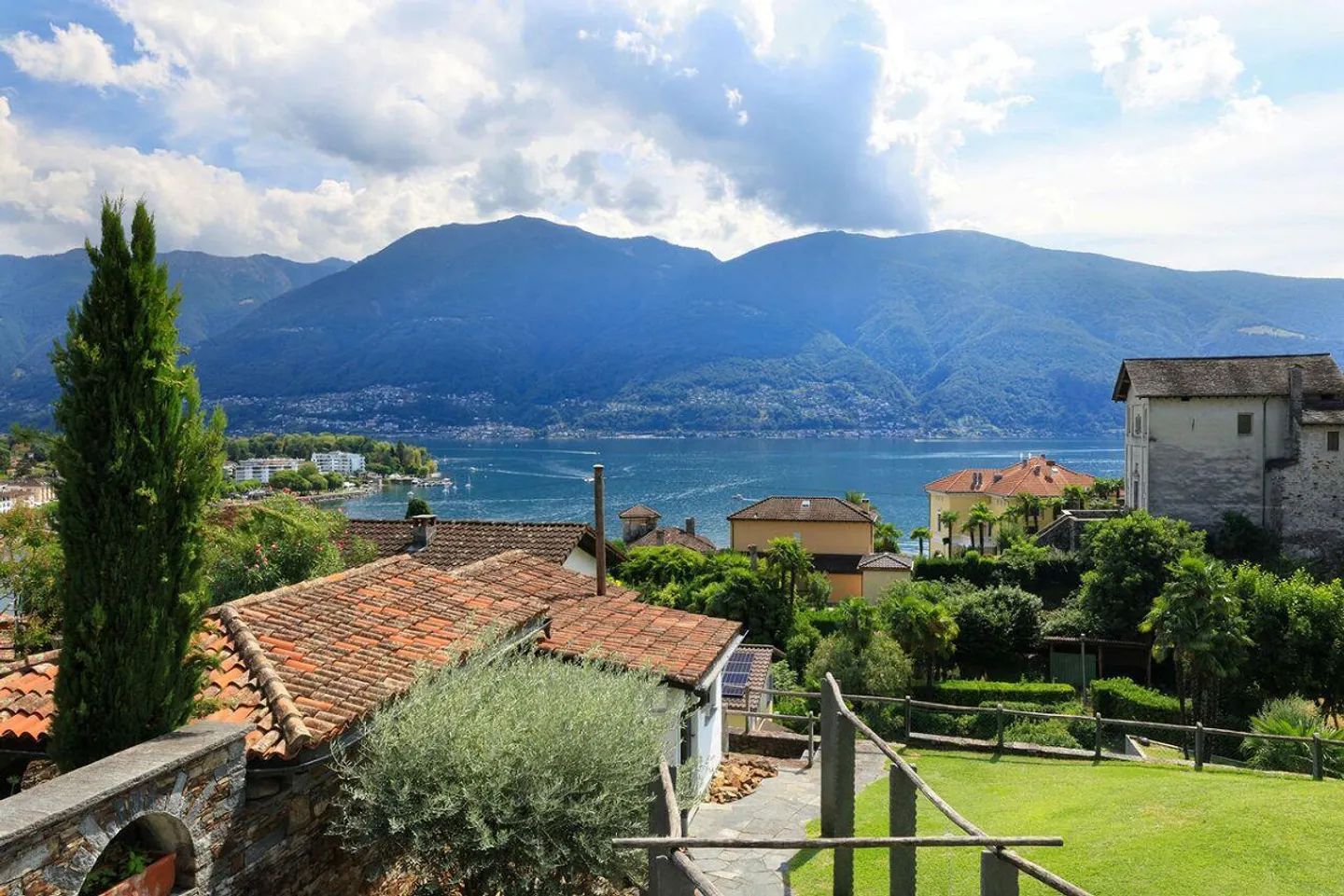 Beeindruckende Villa mit Seeblick - Foto 3 von 17