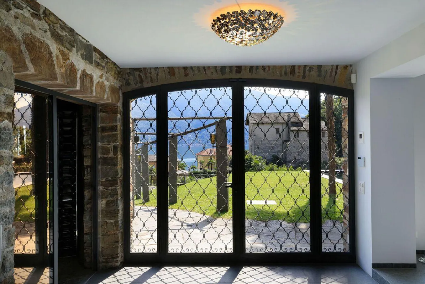 Beeindruckende Villa mit Seeblick - Foto 12 von 17
