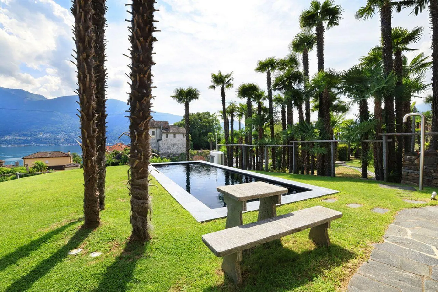 Beeindruckende Villa mit Seeblick - Foto 14 von 17