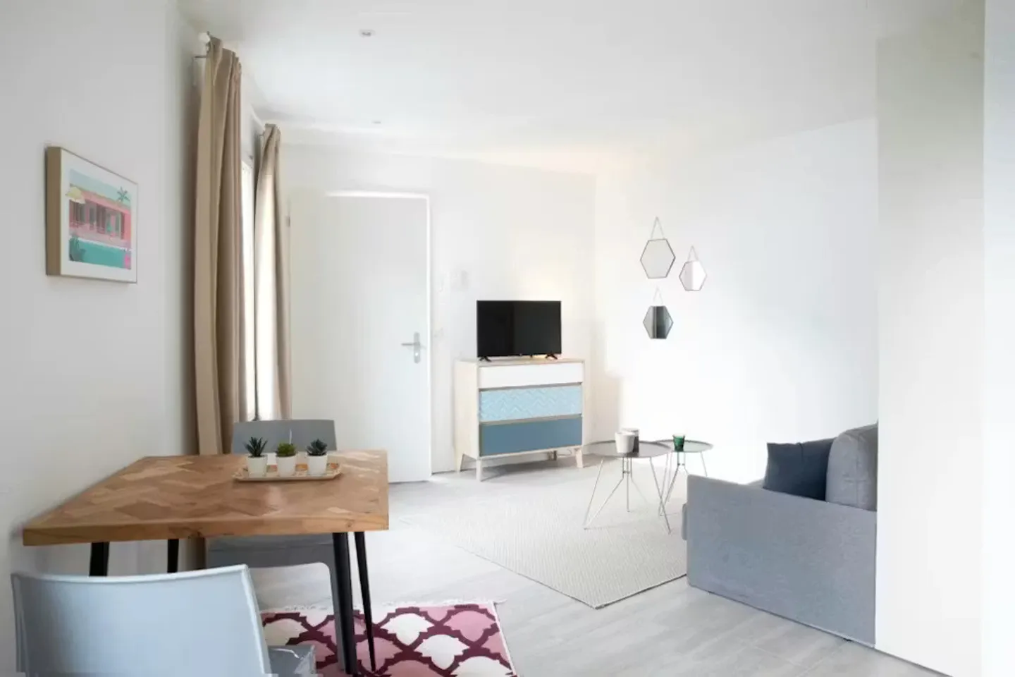 Charming Lausanne Apartment - Photo 4 of 6