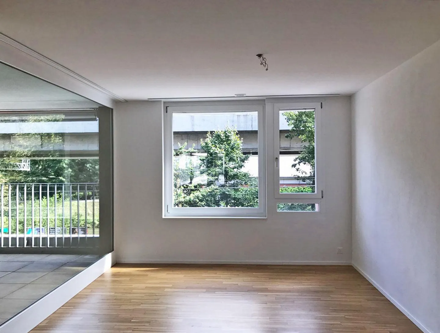 Modern Apartment in Zurich - Photo 3 of 9