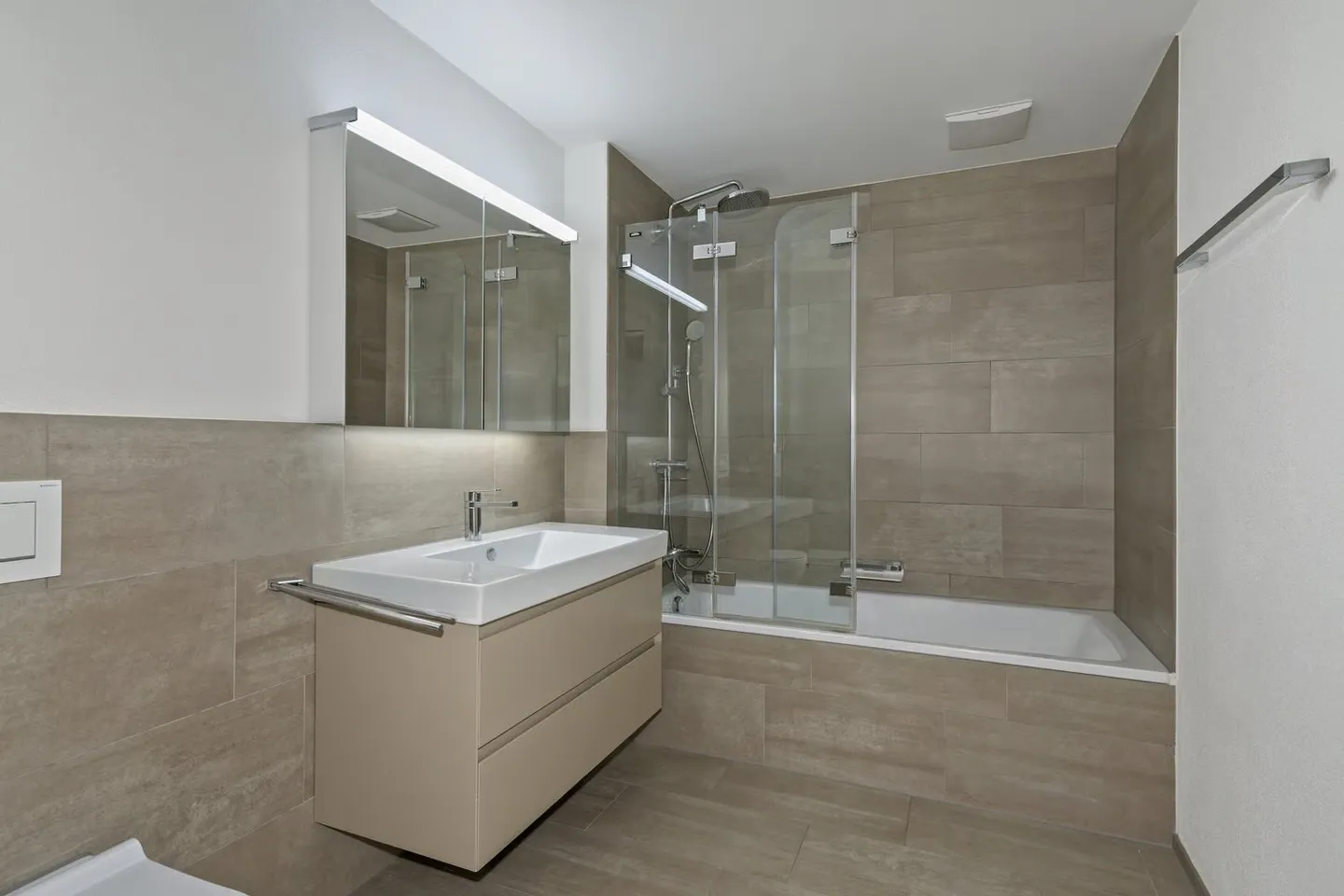 Appartement en duplex de 3,5 pièces avec jardin moderne - Photo 6 sur 8