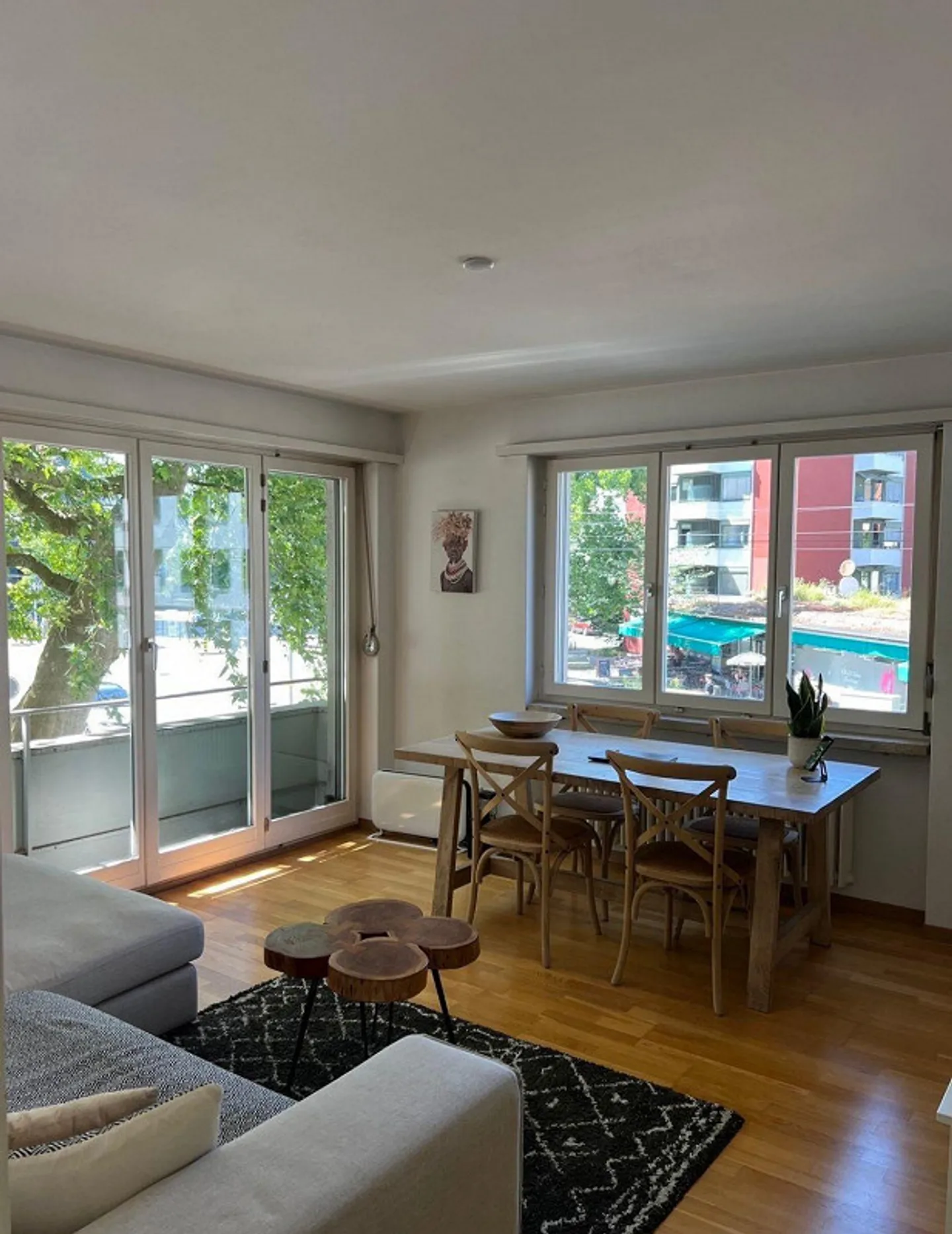 Belle appartement de 2,5 pièces à durée limitée dans un emplacement privilégié - Photo 1 sur 4