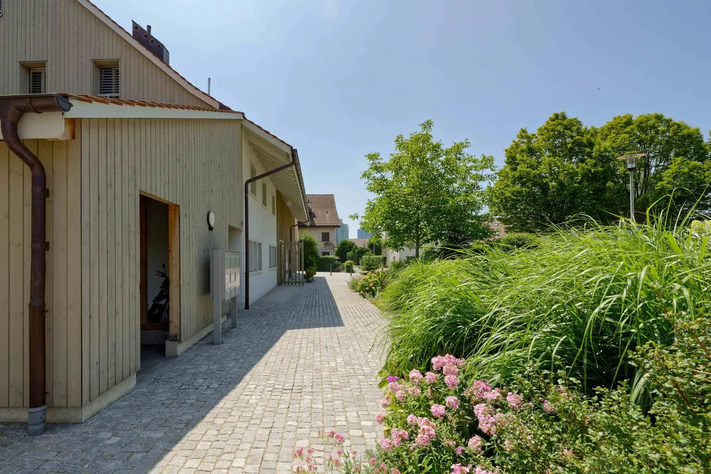 Appartement en duplex de 3,5 pièces avec jardin moderne - Photo 8 sur 8