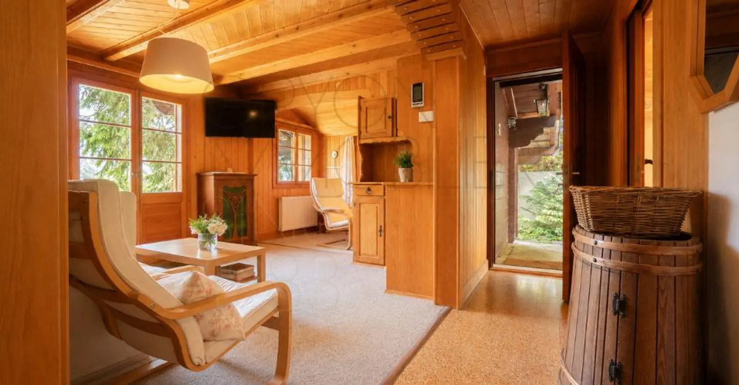 4.5-room chalet to renovate in Gryon, view and calm - Photo 5 of 11