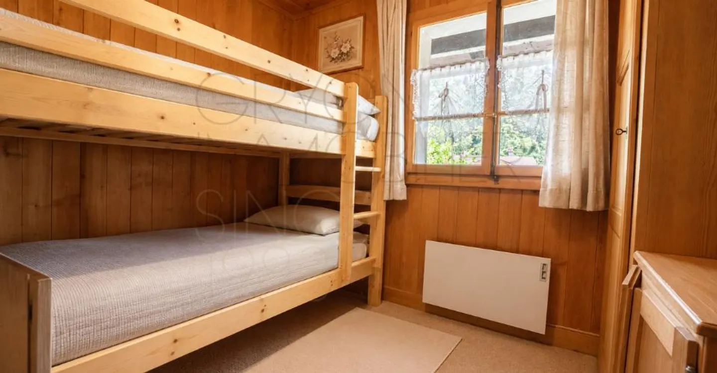 4.5-room chalet to renovate in Gryon, view and calm - Photo 9 of 11