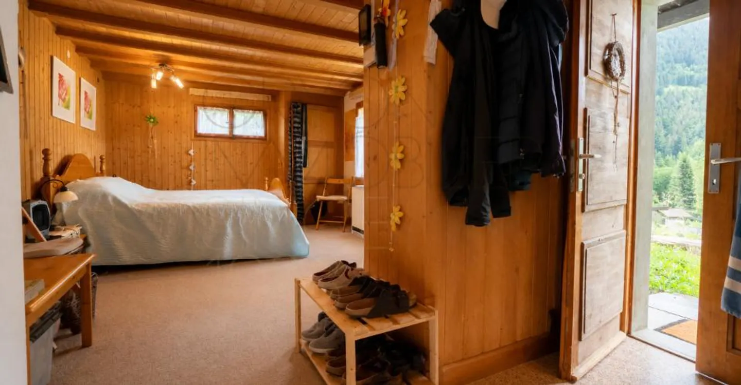 4.5-room chalet to renovate in Gryon, view and calm - Photo 10 of 11