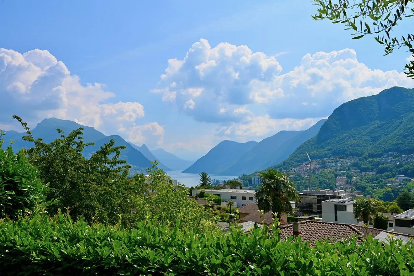 Affascinante villa in pietra con un ambiente lussureggiante e ben curato - Foto 2 di 20