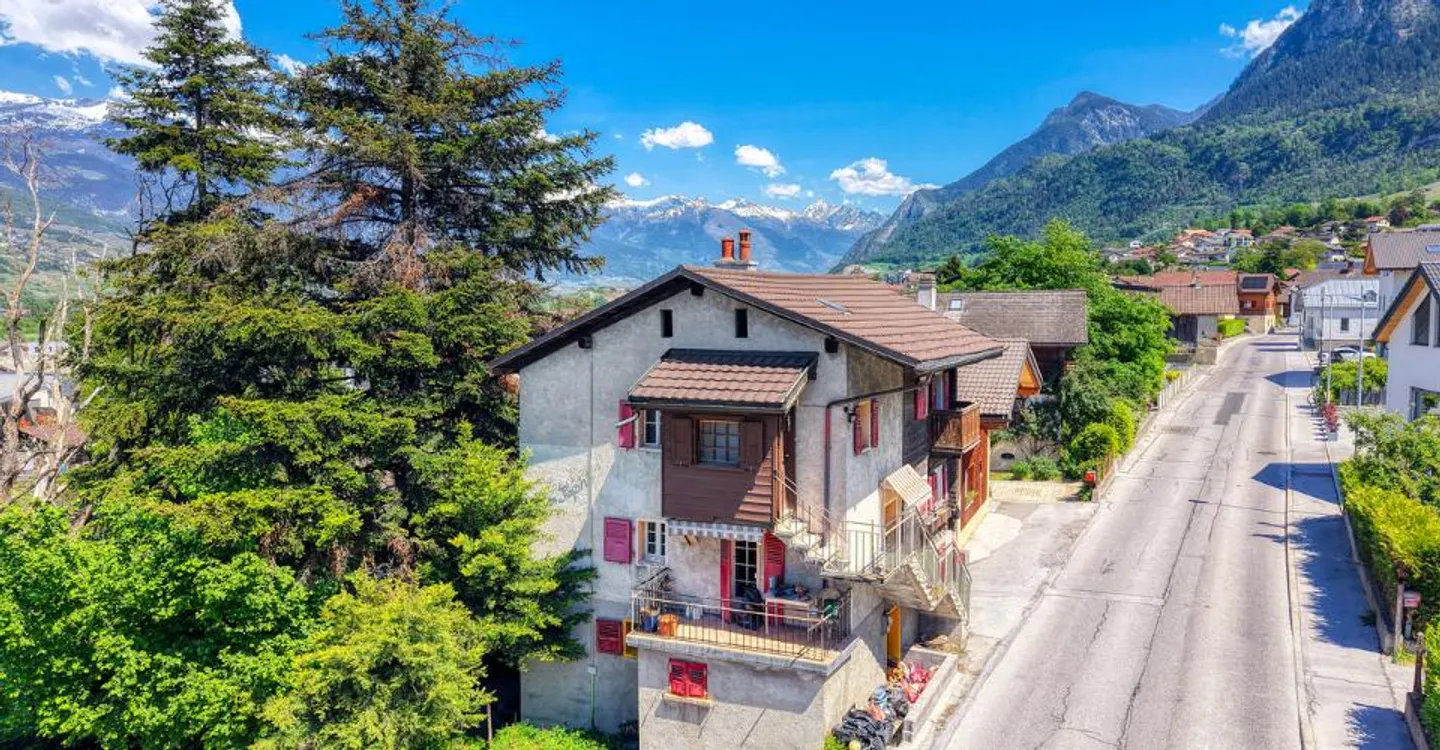 Potentiel de Rénovation au Village - Photo 2 sur 7