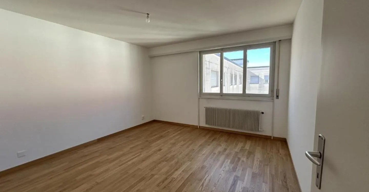 Appartement rénové avec vue sur le lac - Photo 4 sur 7