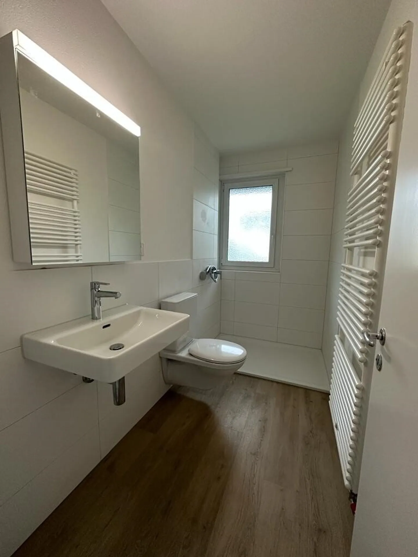 La tua nuova casa direttamente sull'acqua a Nidau! - Foto 3 di 9