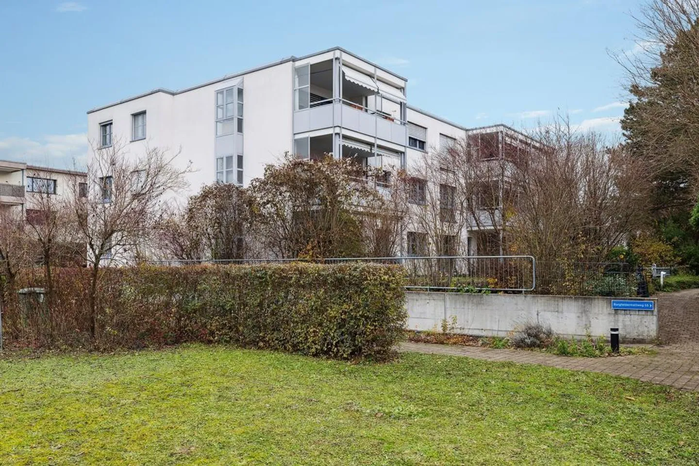 Espace de bricolage/spaces de stockage spacieux à Allschwil - Photo 1 sur 1