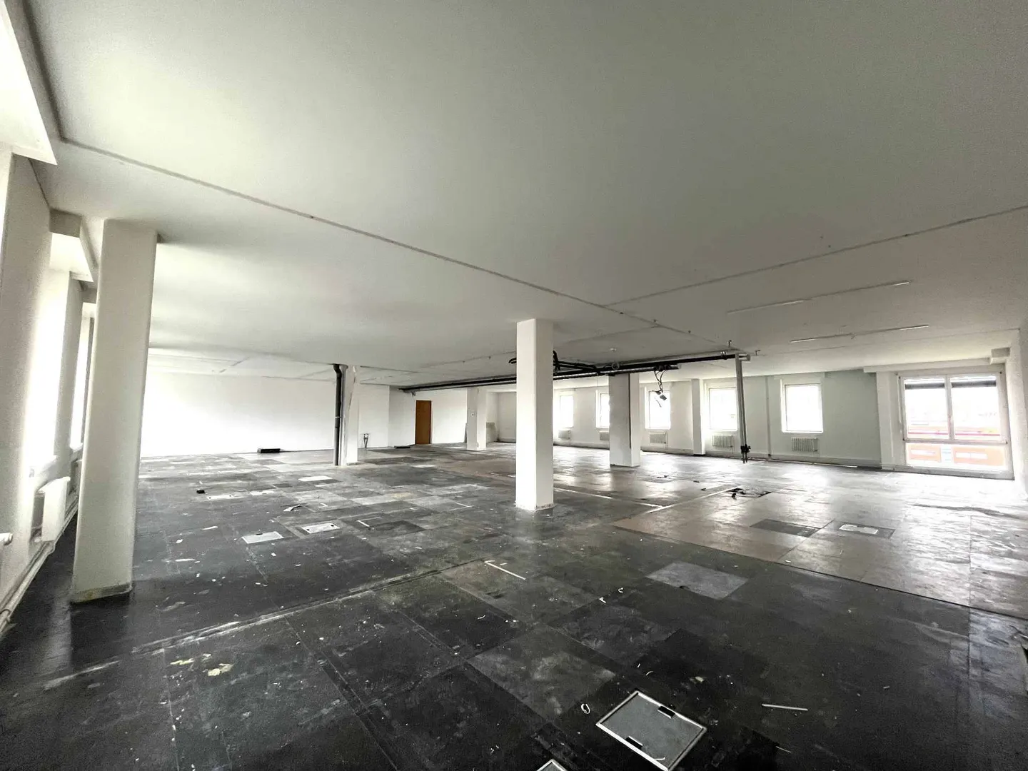 Bureau spacieux à Genève - Photo 3 sur 9