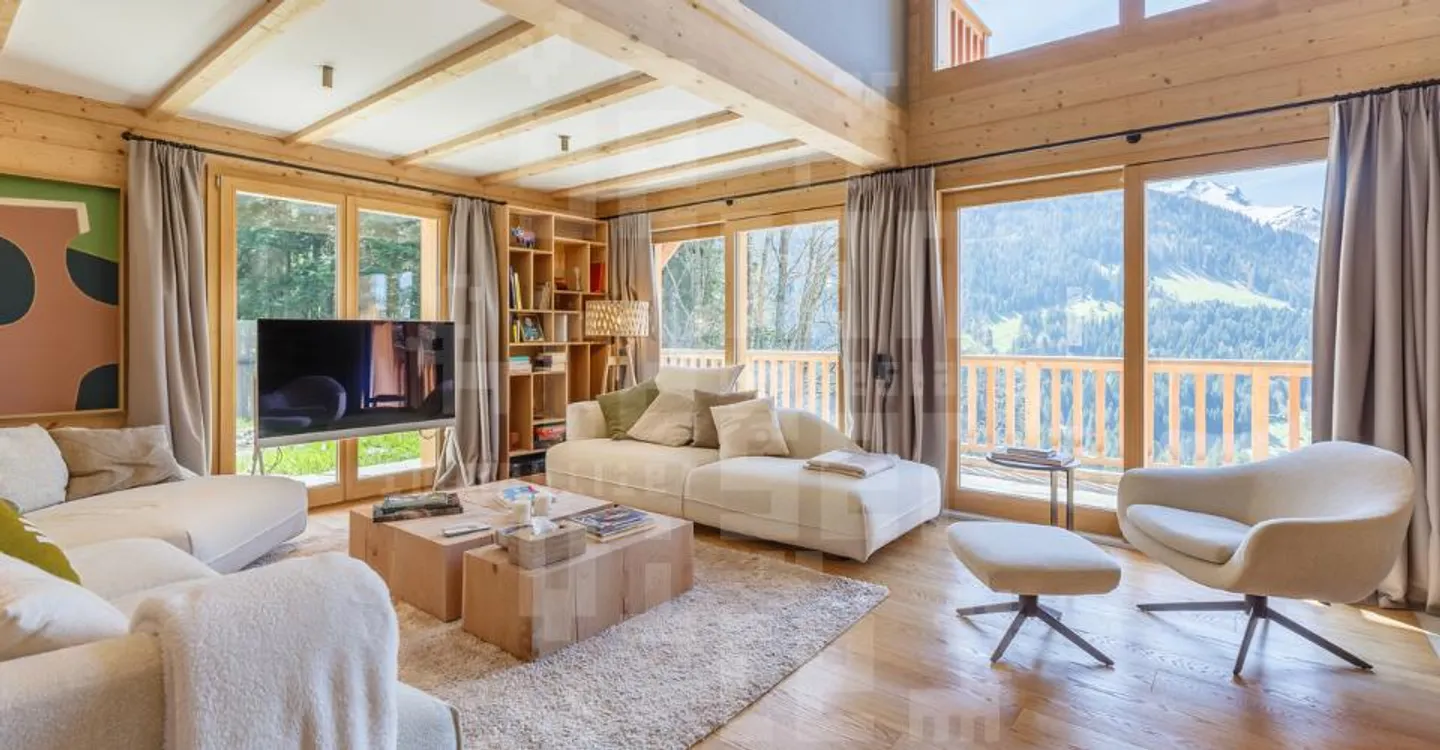 8-room chalet with stunning views - Photo 3 of 12