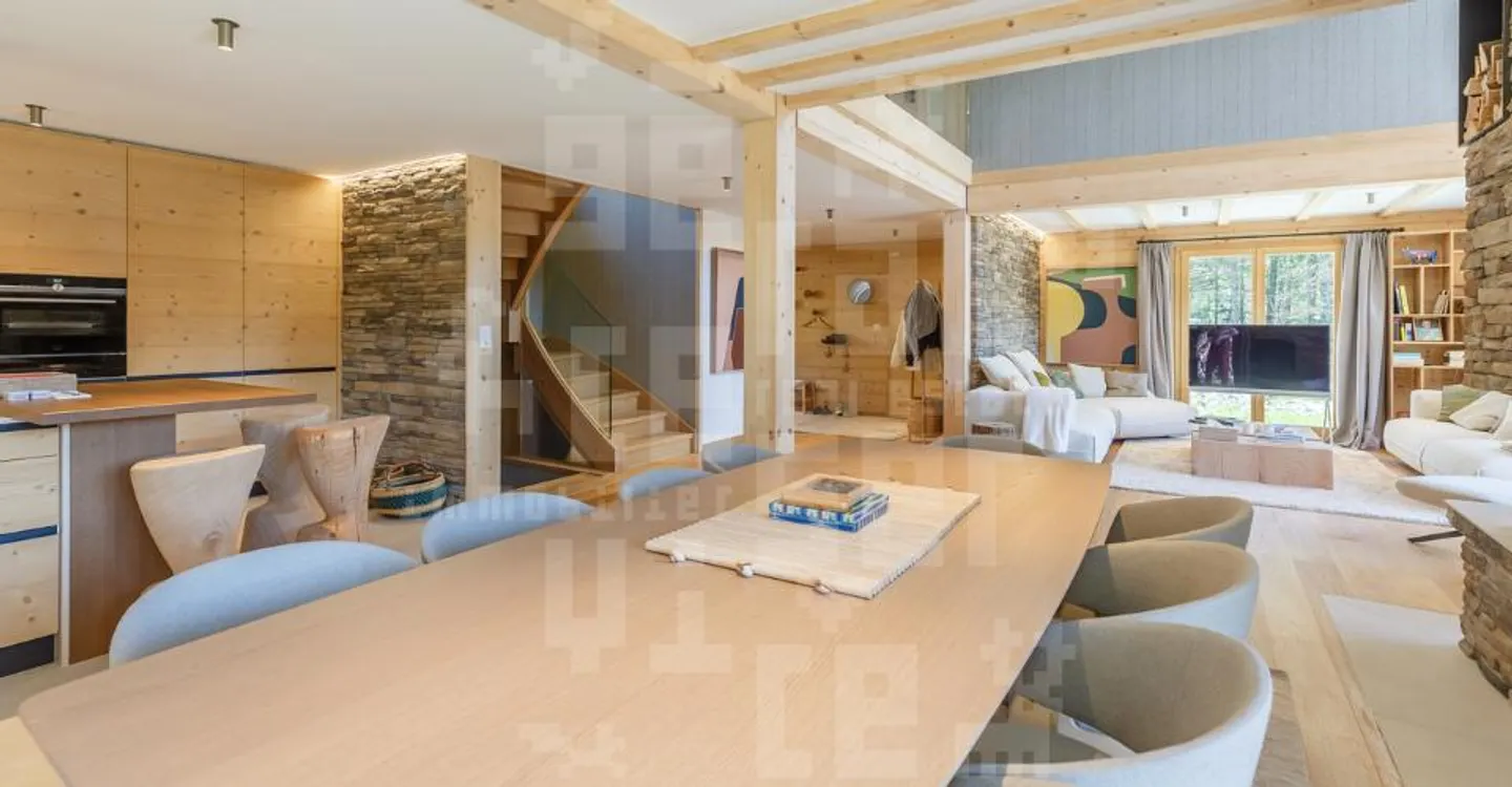 8-room chalet with stunning views - Photo 9 of 12