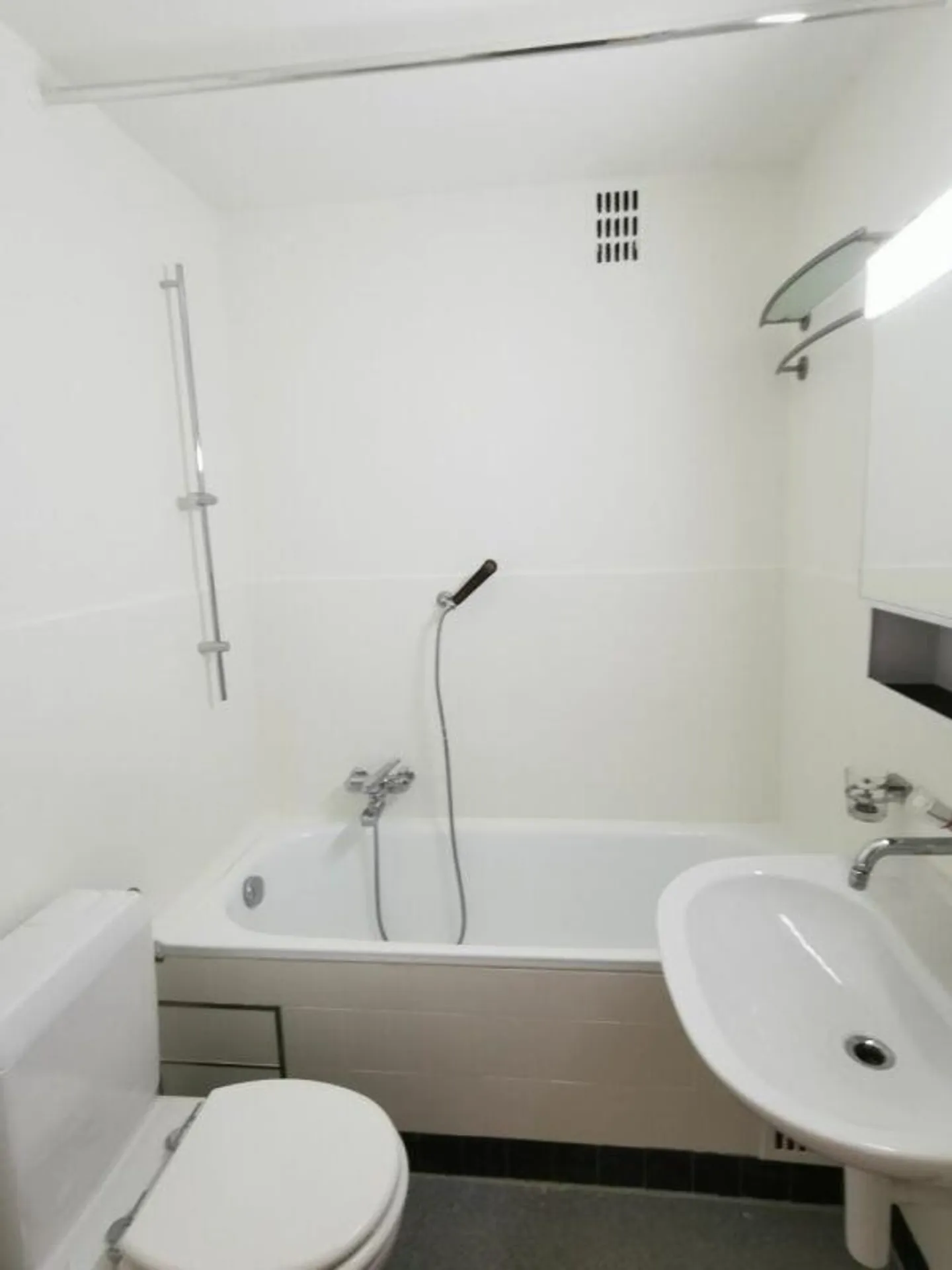 3-Zimmerwohnung in Oberwil - Foto 3 von 6