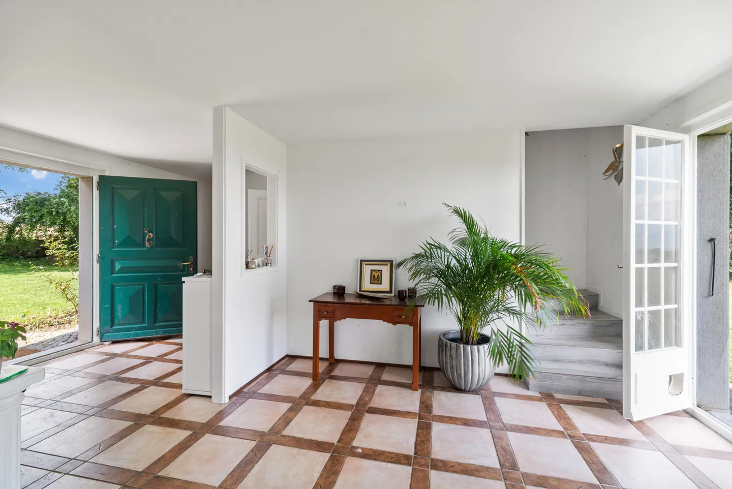 Very beautiful family property in the heart of the vineyards with swimming pool in Etoy - Photo 5 of 17