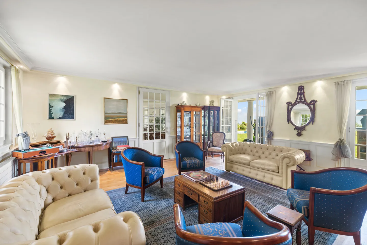 Very beautiful family property in the heart of the vineyards with swimming pool in Etoy - Photo 7 of 17