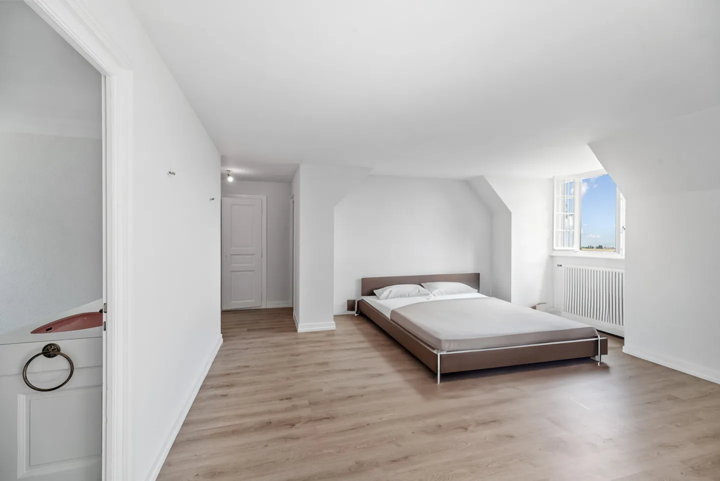 Very beautiful family property in the heart of the vineyards with swimming pool in Etoy - Photo 13 of 17