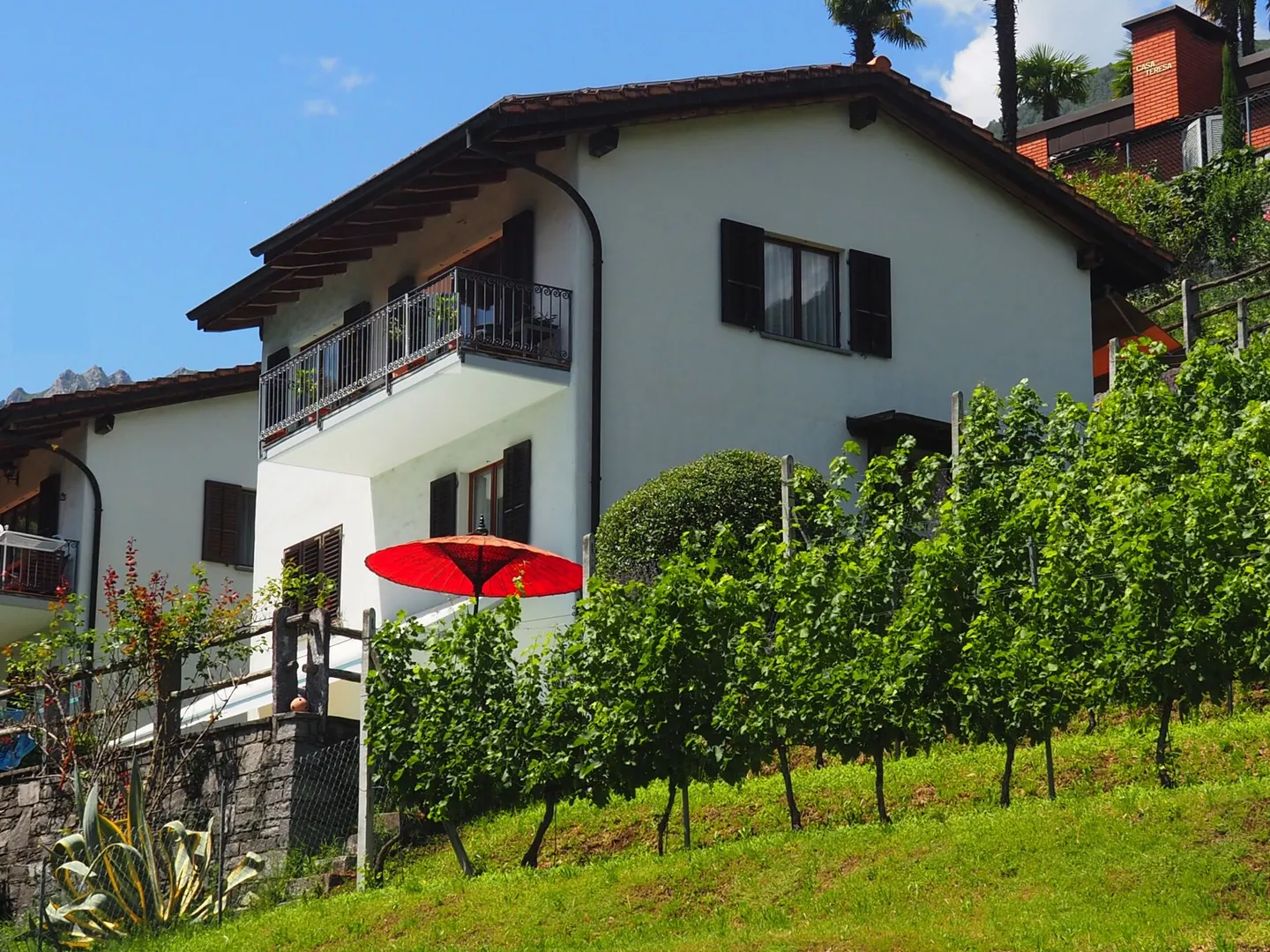 SOLD!!! Charming single-family house with pool and separate guest studio - Photo 1 of 40