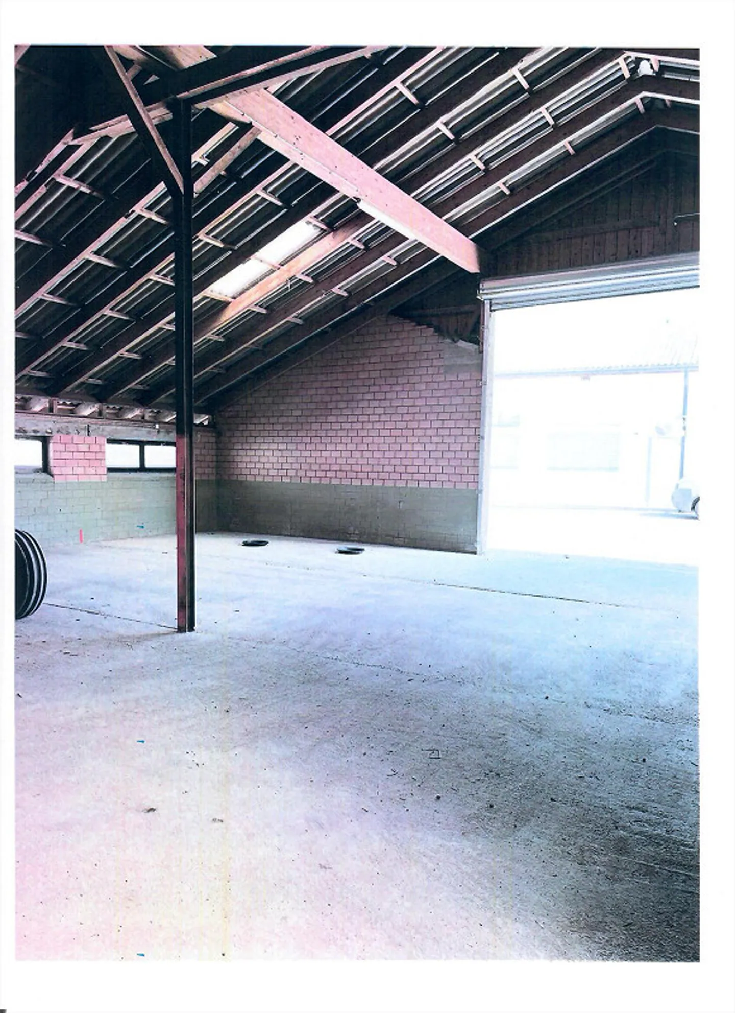 Parking space for car, motorhome, caravan, truck, boat - Photo 1 of 2