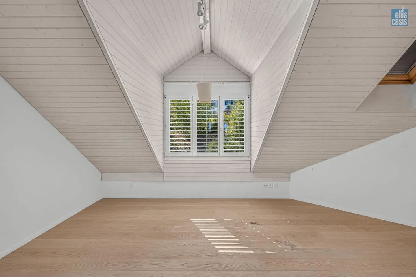 Maison familiale double de 6,5 pièces pour vivre et se sentir bien - Photo 9 sur 13