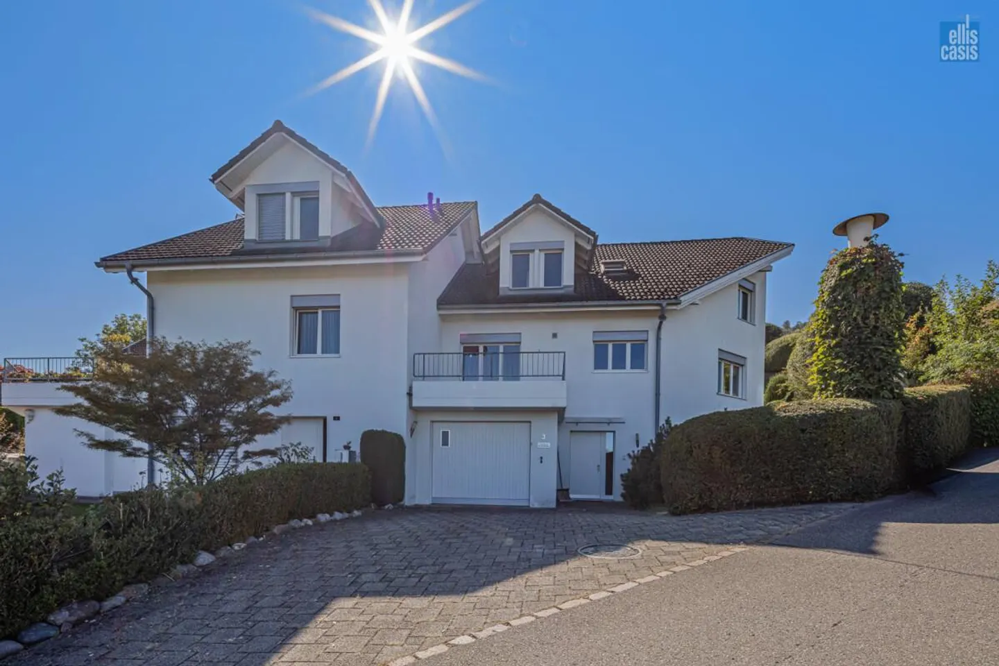 Maison familiale double de 6,5 pièces pour vivre et se sentir bien - Photo 2 sur 13