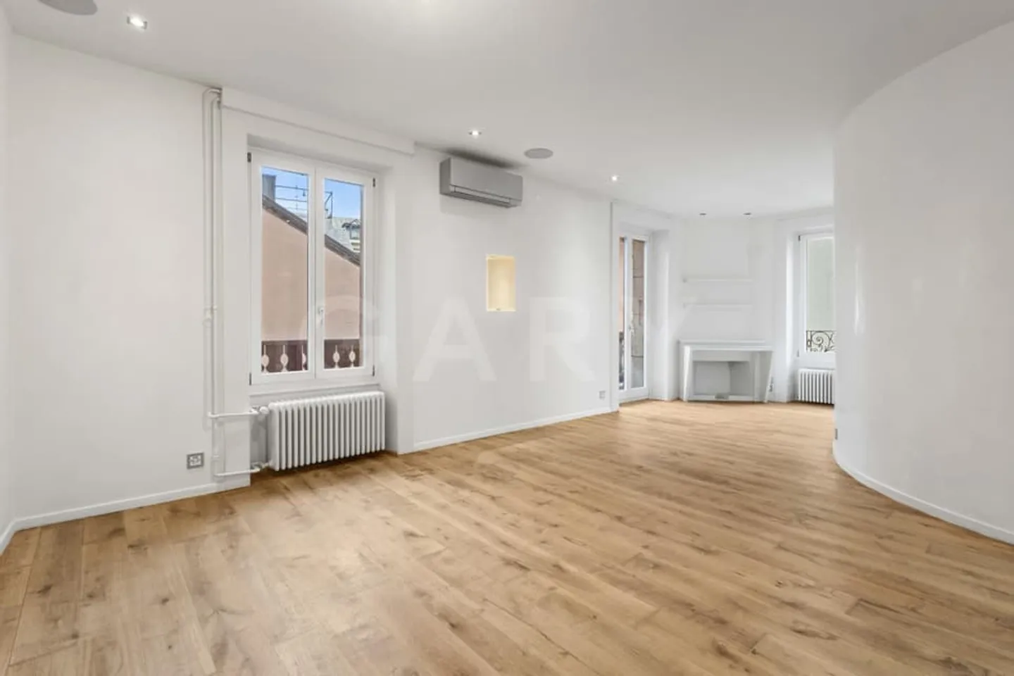 Magnificent prestige apartment with terrace - Photo 8 of 13