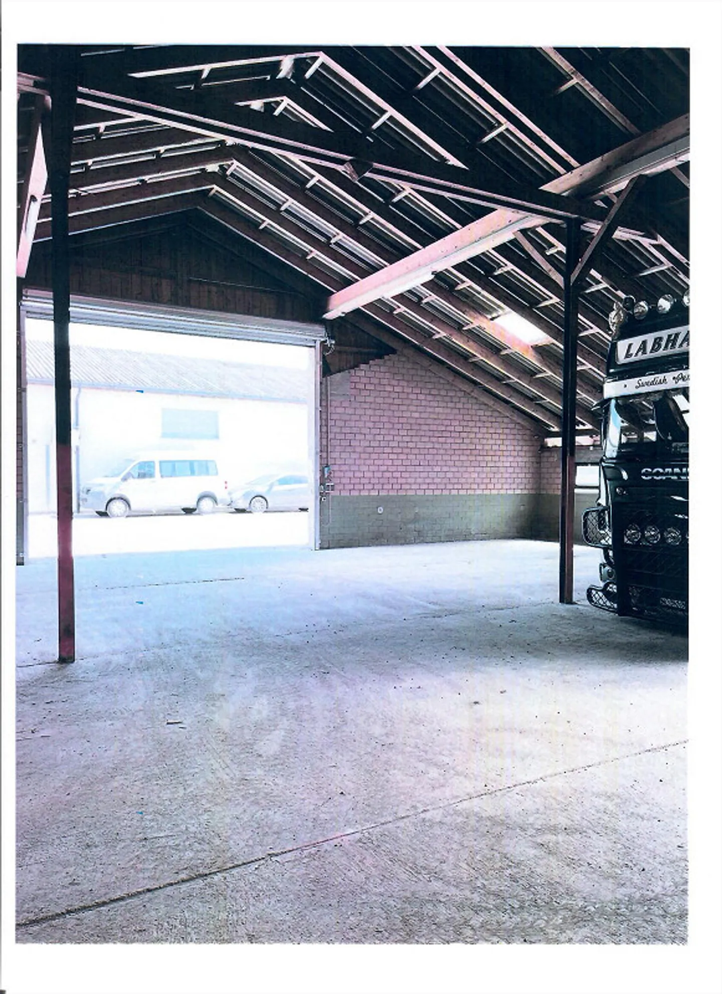 Parking space for car, motorhome, caravan, truck, boat - Photo 2 of 2