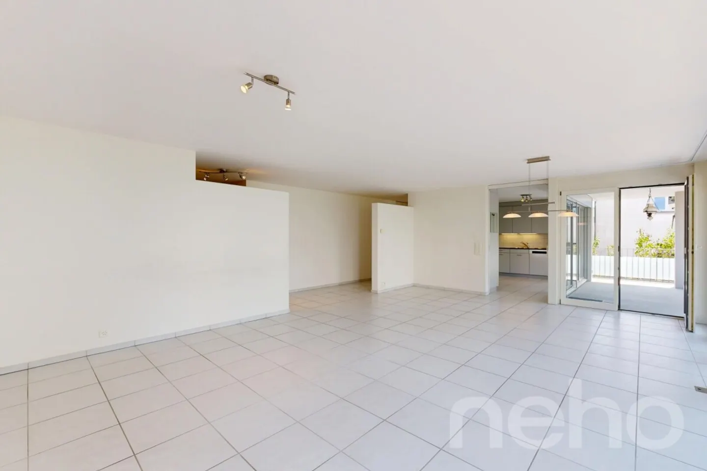 Grosszügige Wohnung mit grossem Balkon - Foto 4 von 12