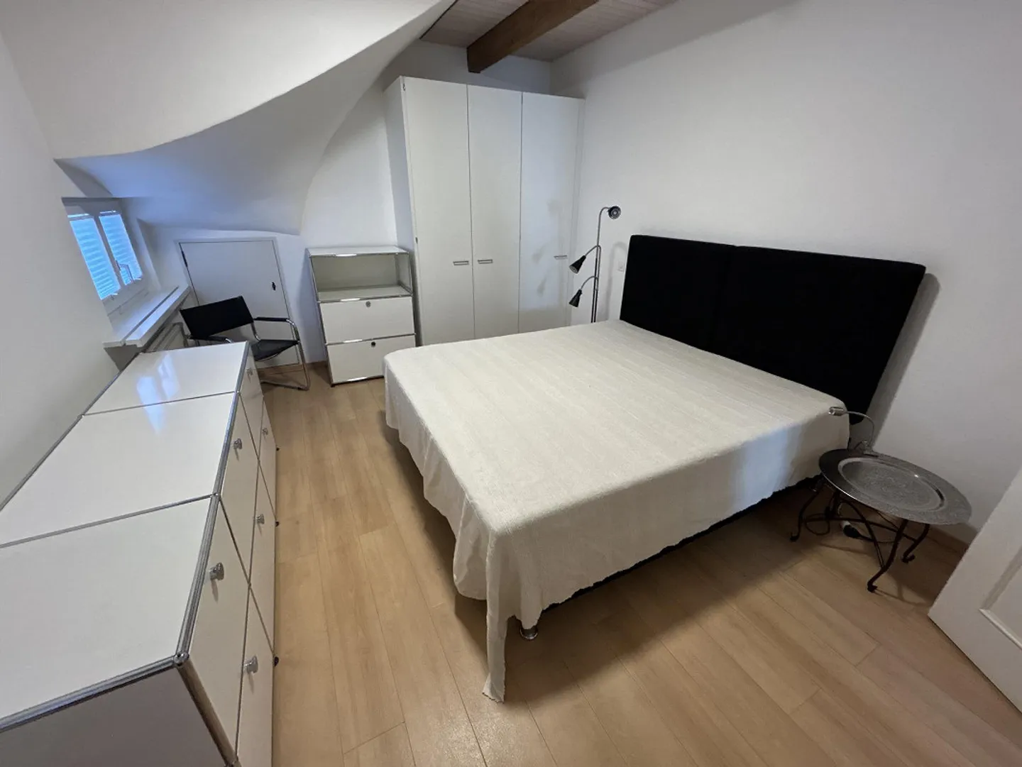 Furnished apartment with charm in a central location in Zug - Photo 2 of 3