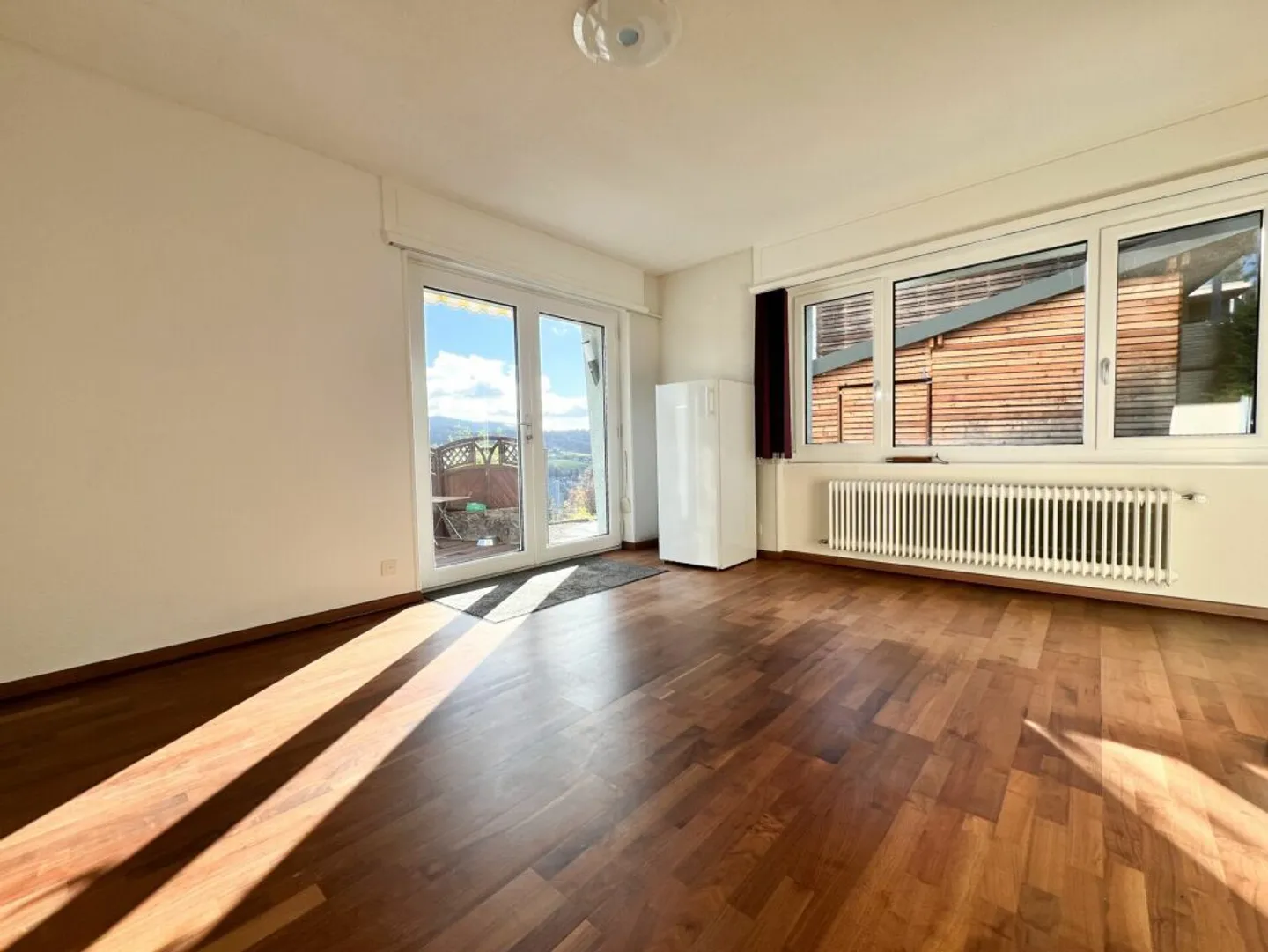 Bel appartement de 3 pièces dans une villa avec terrasse au Locle - Foto 2 von 13