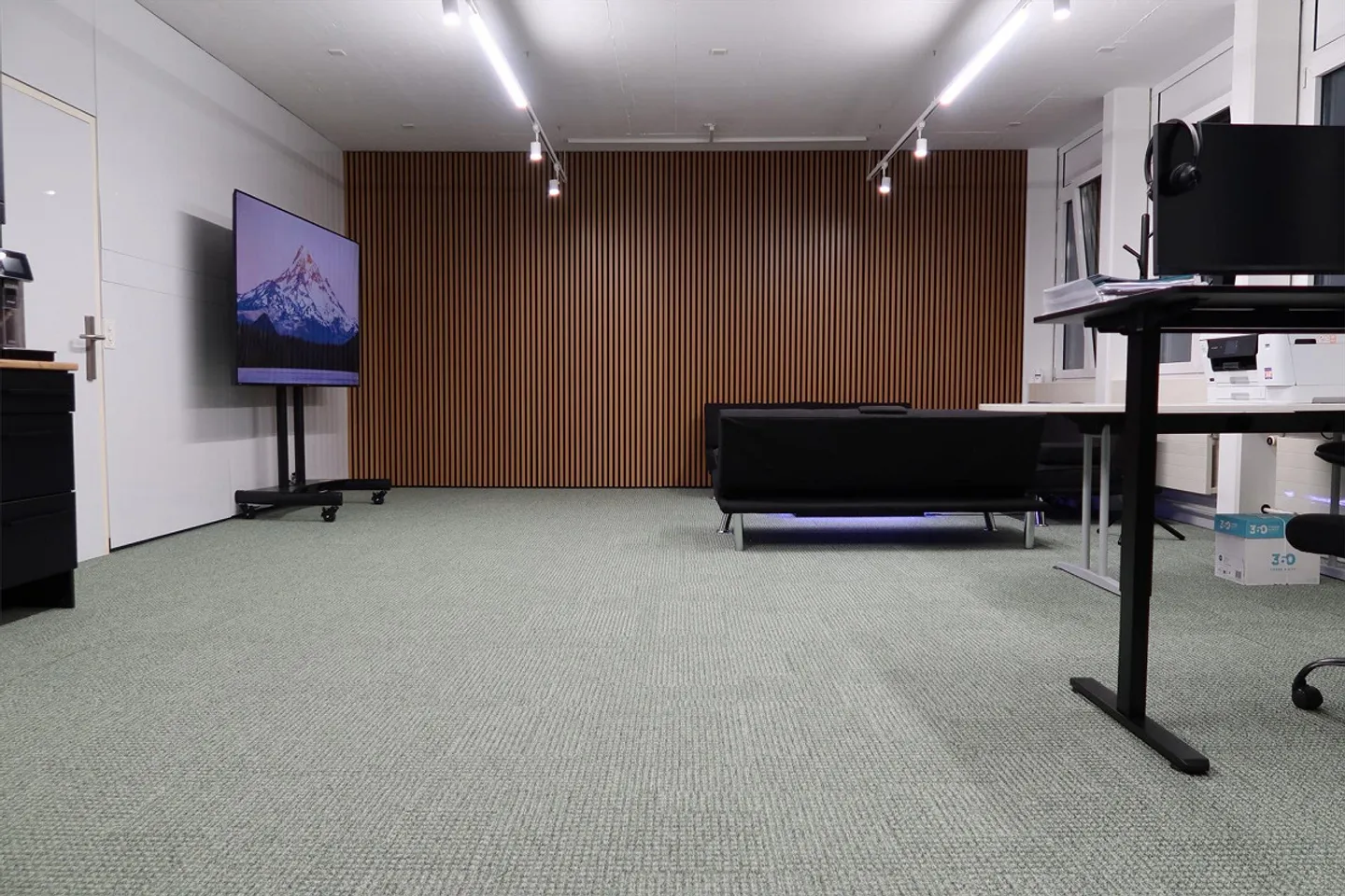 Furnished Office Space 55 m² - Photo 2 of 10