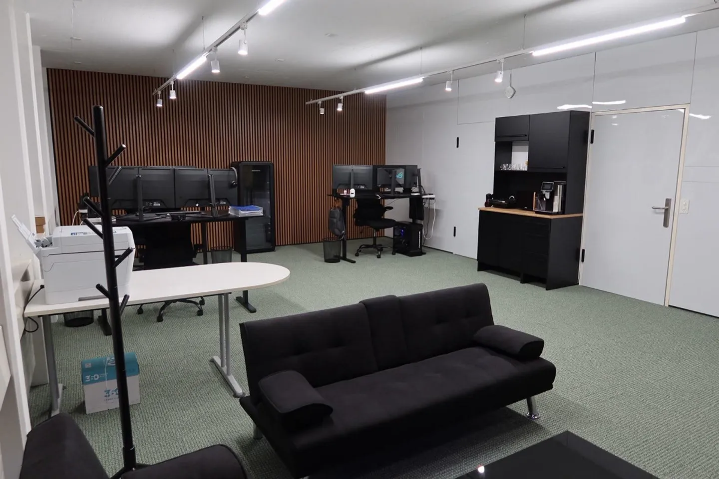 Furnished Office Space 55 m² - Photo 3 of 10