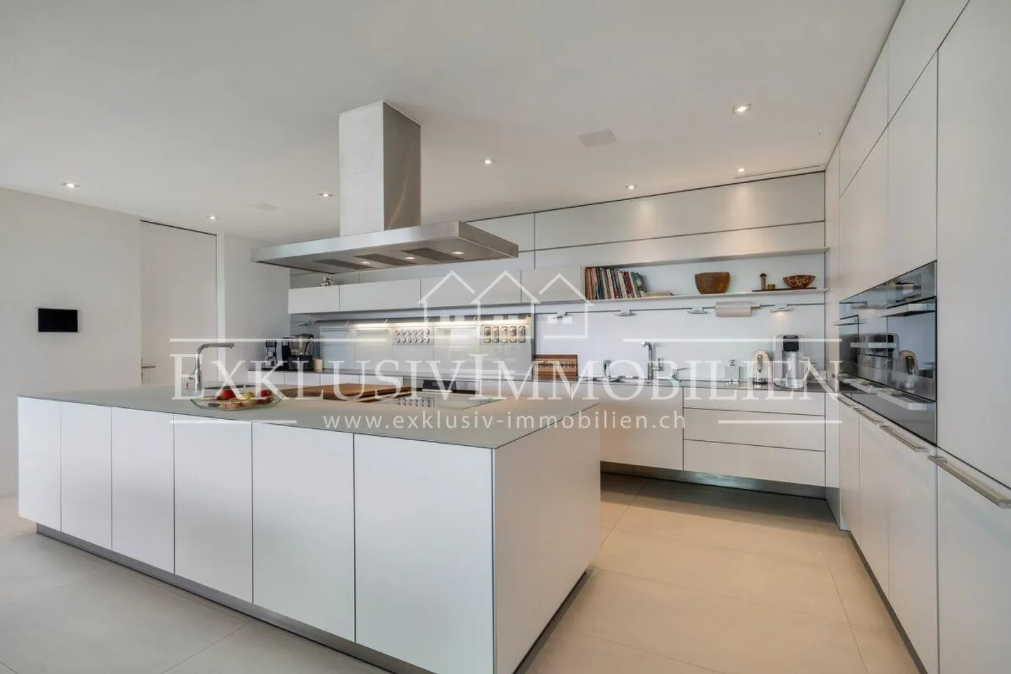 Tax-Advantaged Living for the Highest Demands - Photo 3 of 6