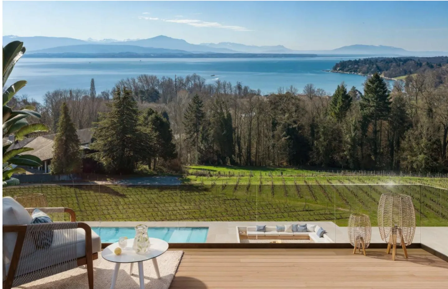 Magnificent contemporary property with lake view - Photo 1 of 3