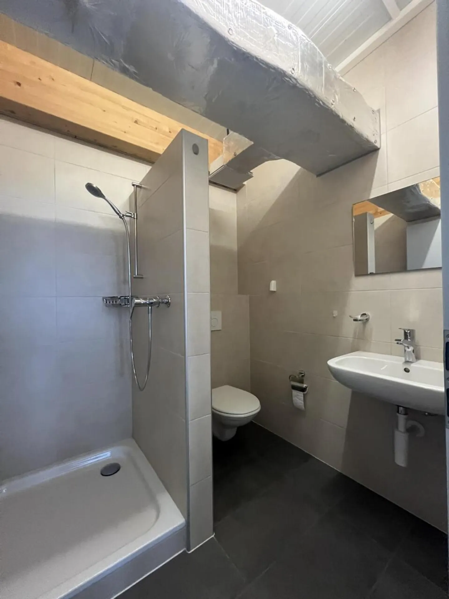 Spazio commerciale in affitto - Foto 5 di 5