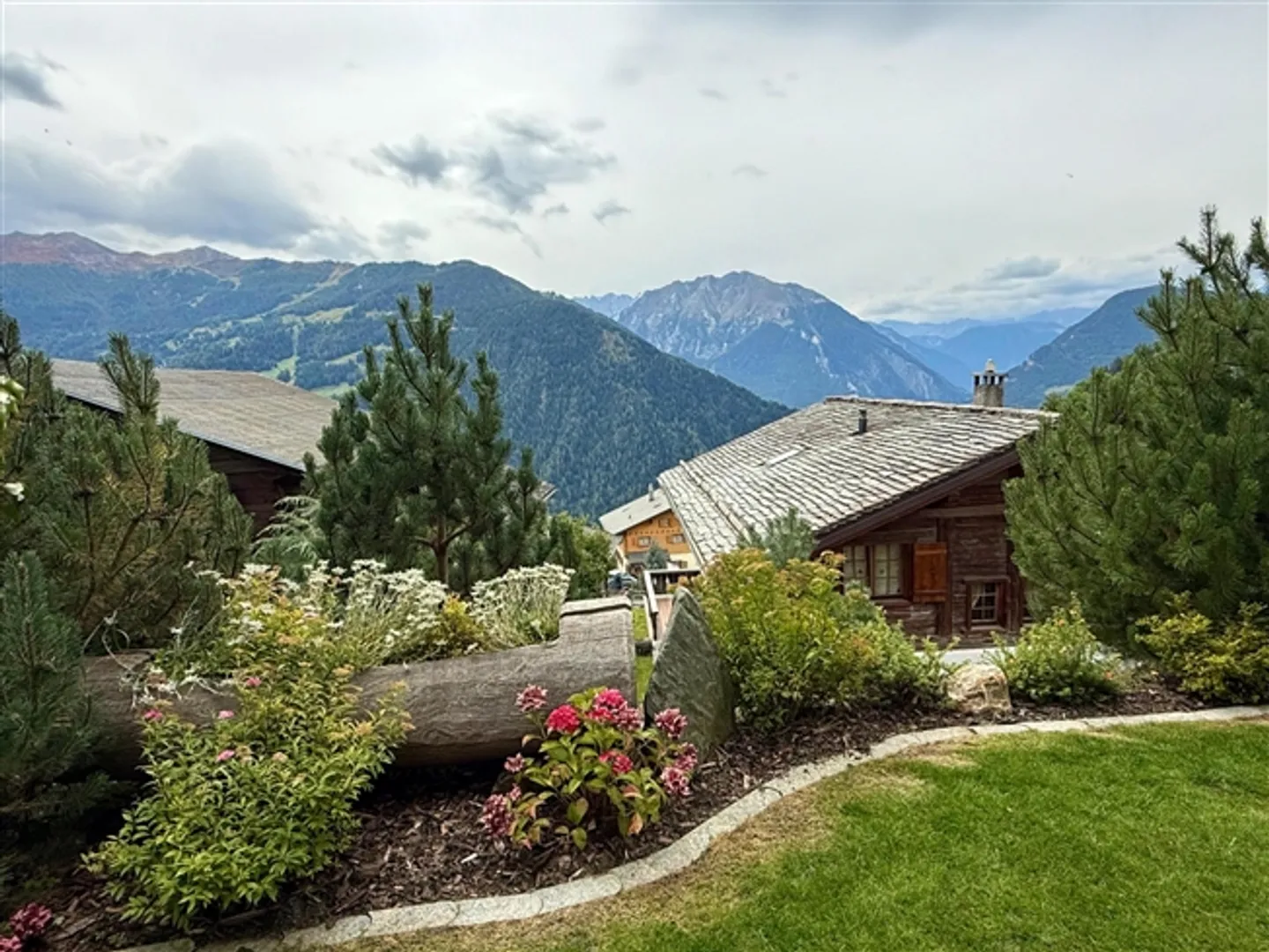 «JAHRESMIETE - Geräumiges Chalet mit 5 Betten und 4 Bädern in der ruhigen Wohngegend von Médières in Verbier» - Foto 16 von 20