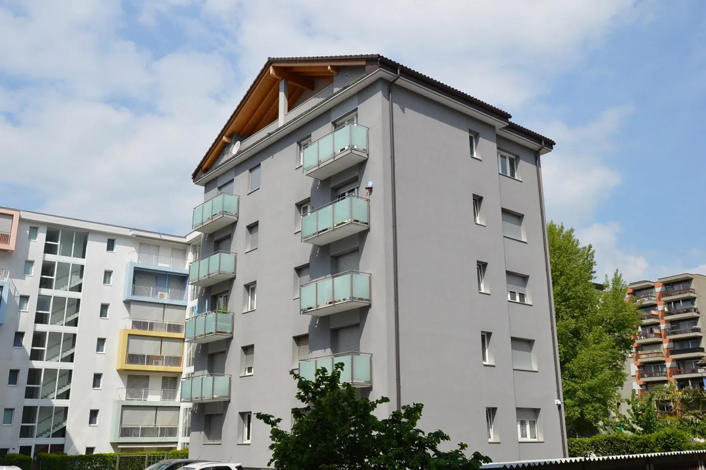 EINZIMMERWOHNUNG IM DRITTEN STOCK MIT BALKON - Foto 1 von 4
