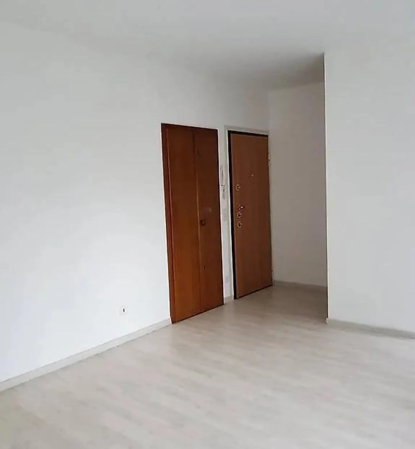 EINZIMMERWOHNUNG IM DRITTEN STOCK MIT BALKON - Foto 3 von 4