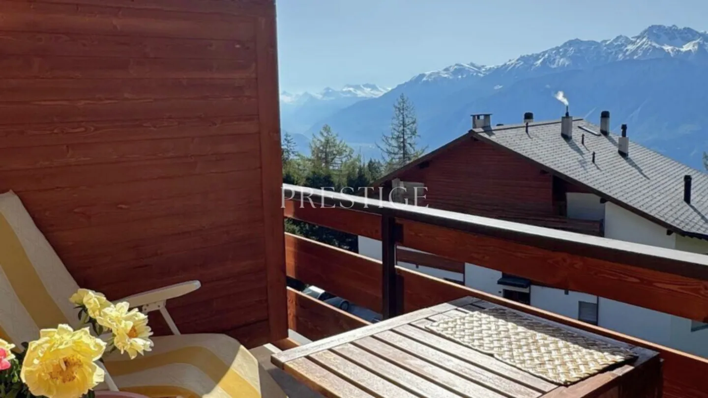 3-room penthouse with panoramic view just steps from the slopes - Crans-Montana - Photo 8 of 12