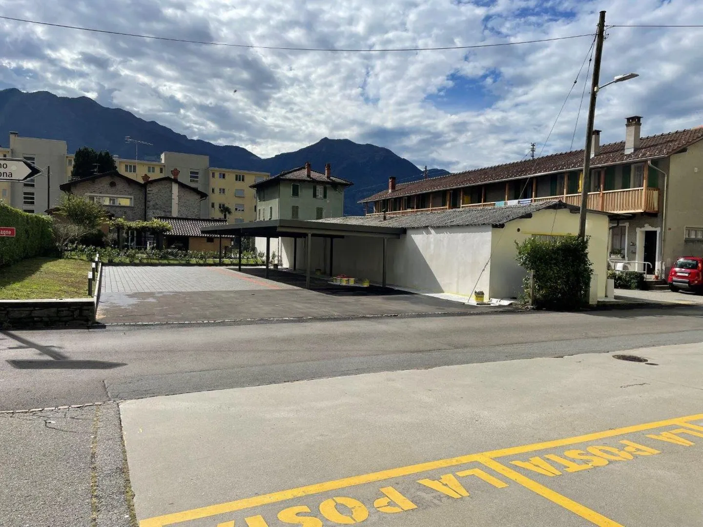 Rental properties covered parking spaces in Tenero center - Photo 1 of 1