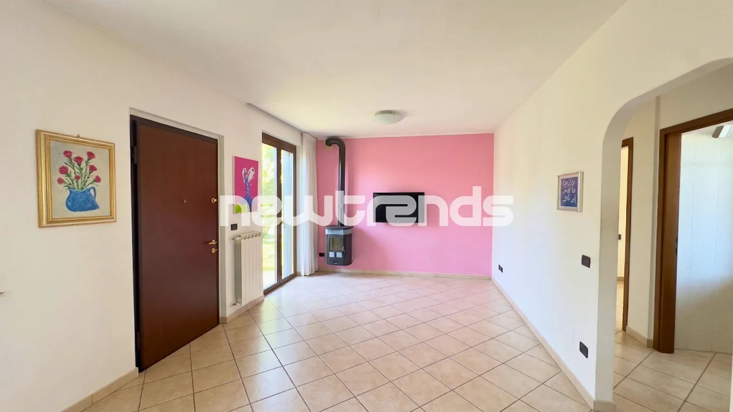 Uggiate con Ronago, border with Novazzano: independent villa with gi... - Photo 8 of 24