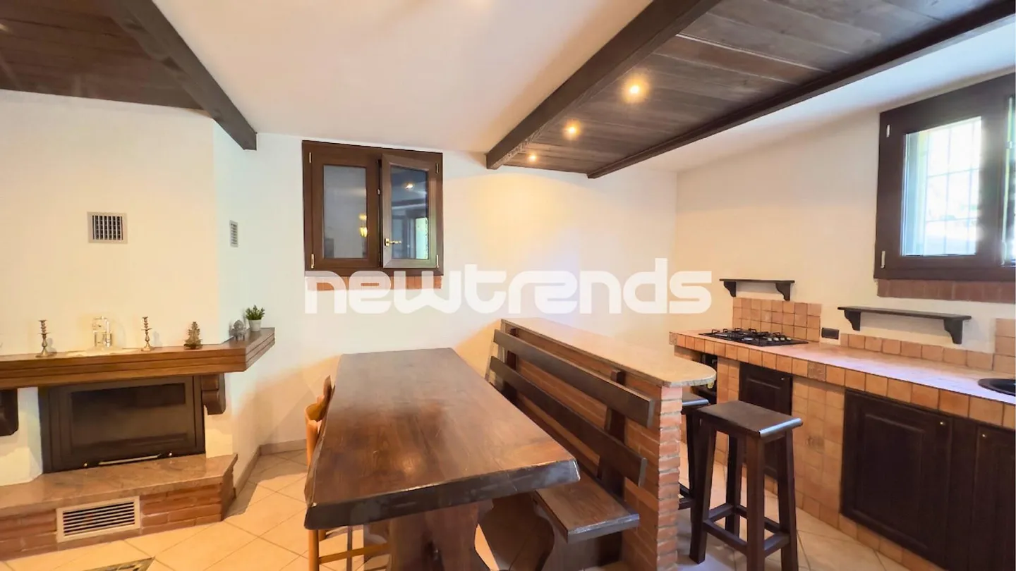 Uggiate con Ronago, border with Novazzano: independent villa with gi... - Photo 15 of 24