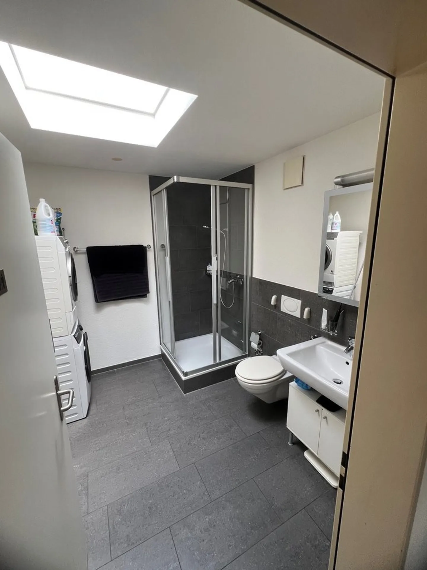Appartement penthouse lumineux de 3,5 pièces avec grande terrasse - Photo 10 sur 10