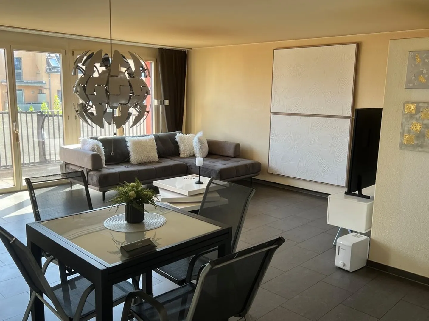 Appartement penthouse lumineux de 3,5 pièces avec grande terrasse - Photo 4 sur 10