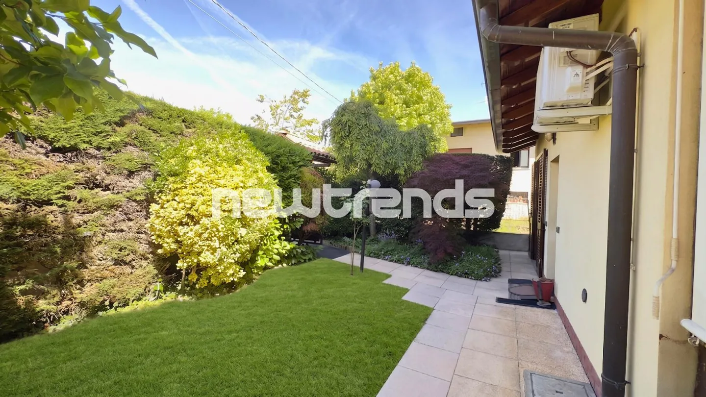 Uggiate con Ronago, border with Novazzano: independent villa with gi... - Photo 22 of 24