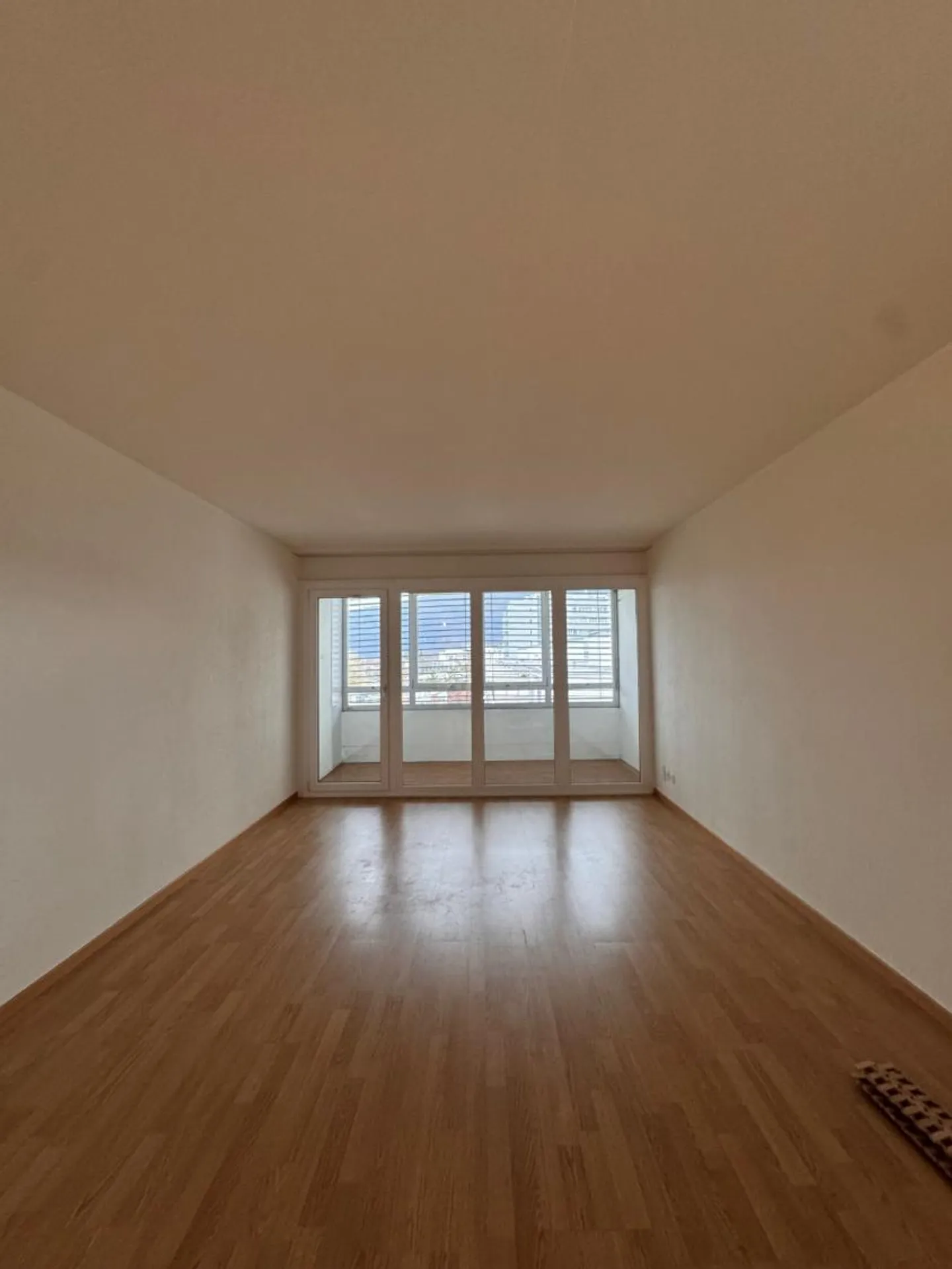 3.5 Room Apartment - Photo 1 of 9