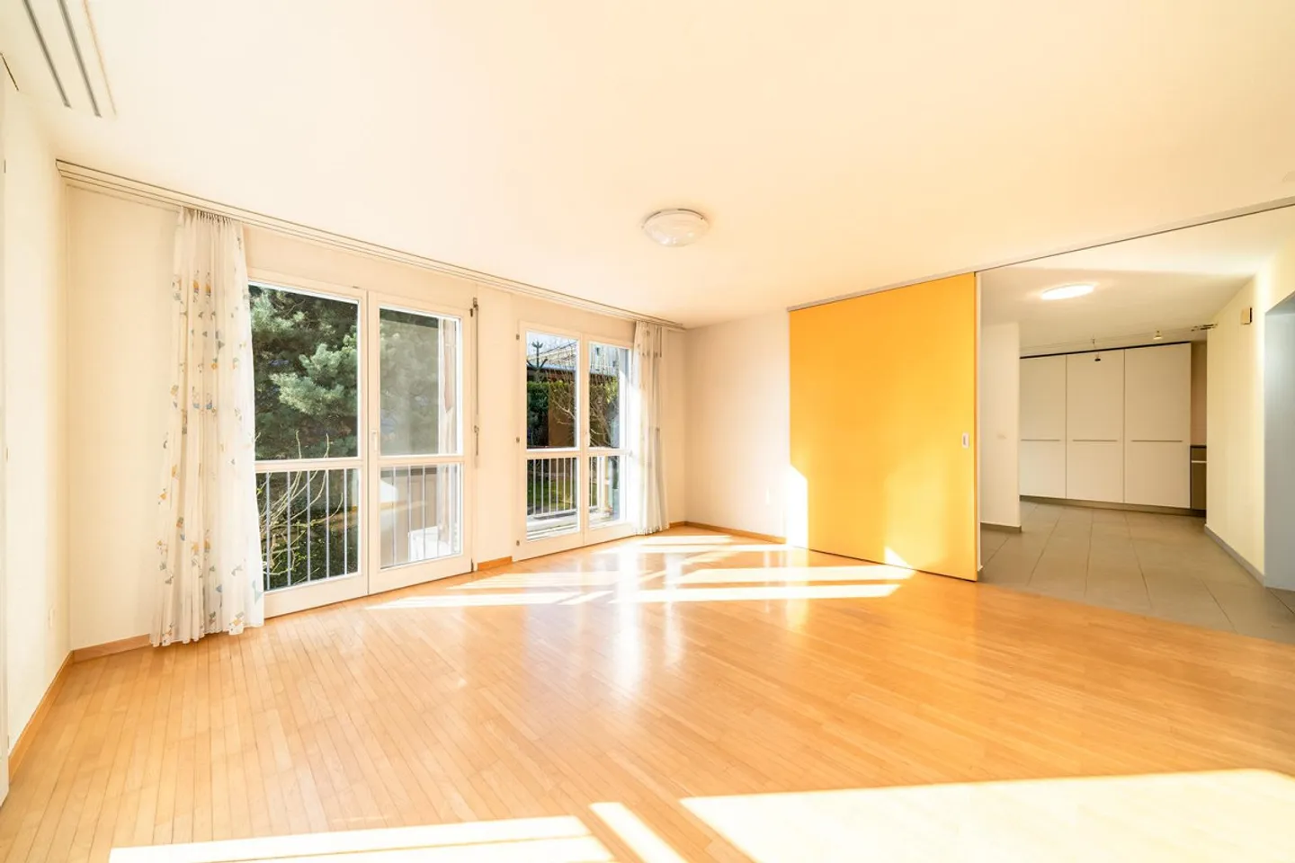 Geräumiges Familienhaus in Weggis - Foto 2 von 4